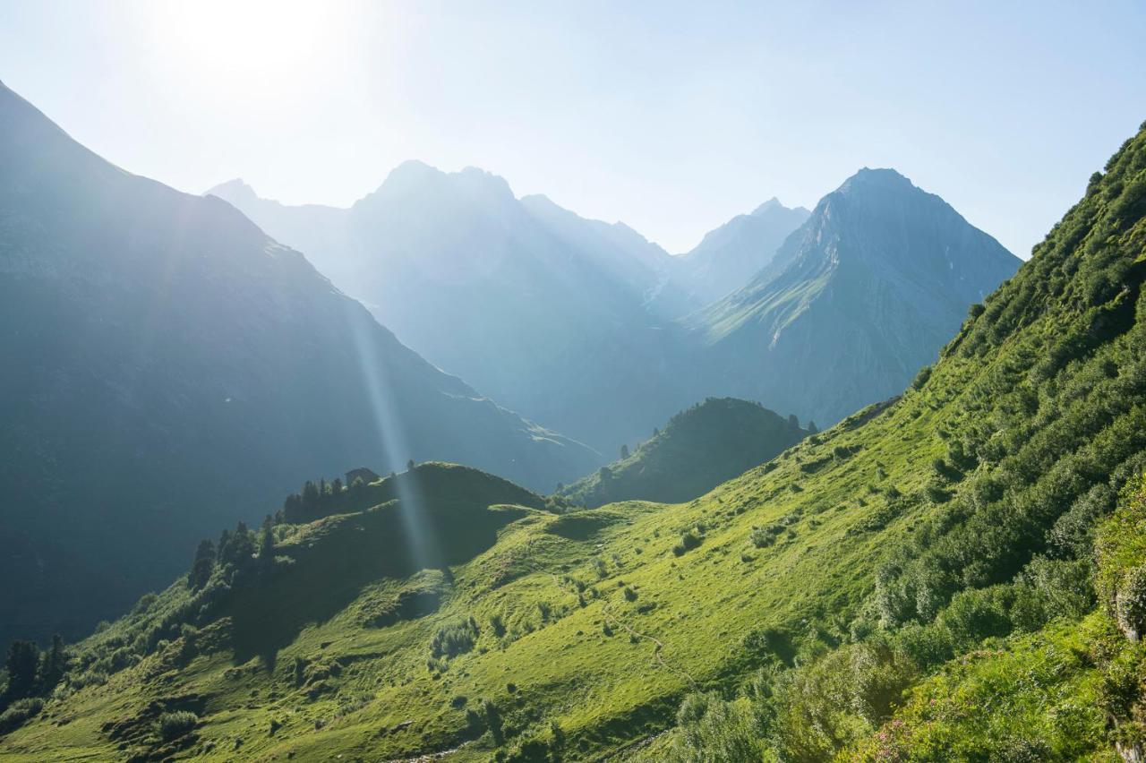 Alpine Lodge Kloesterle Am Arlberg Exteriör bild