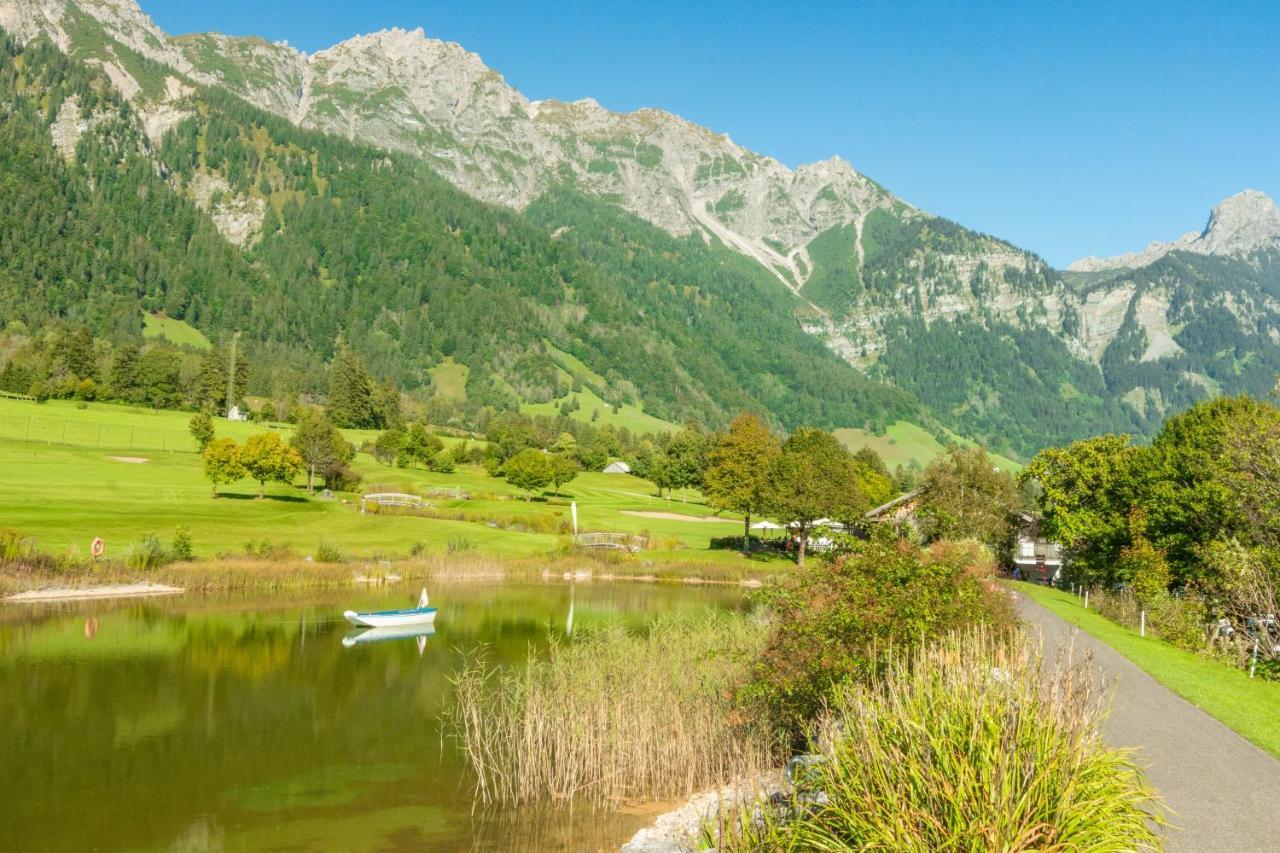 Alpine Lodge Kloesterle Am Arlberg Exteriör bild