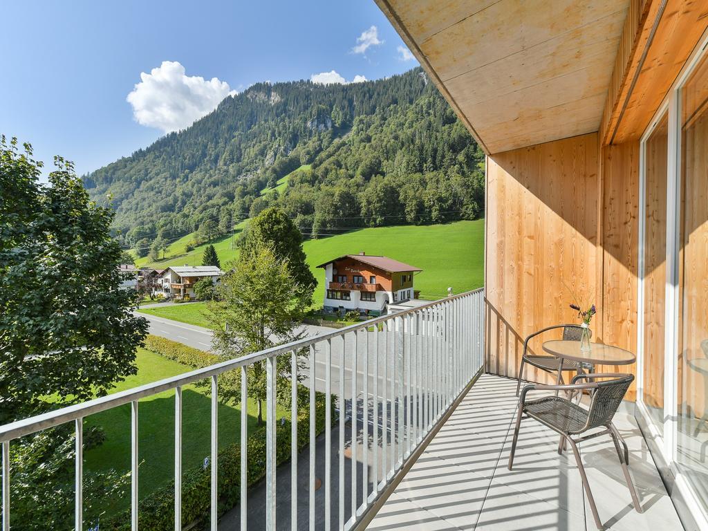 Alpine Lodge Kloesterle Am Arlberg Exteriör bild